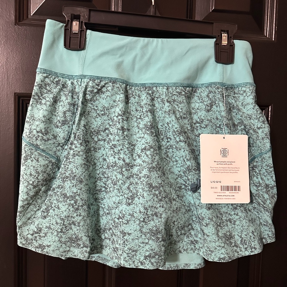 new With Tags Athleta Sz L Run the World Skort
